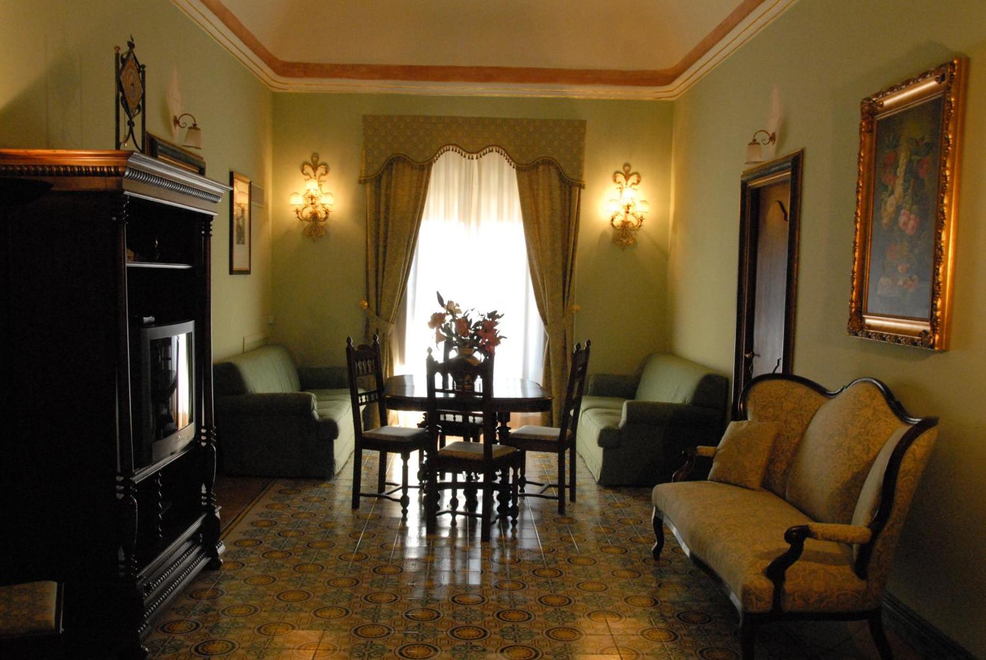 שאקה Hotel Villa Palocla מראה חיצוני תמונה
